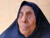أيقونة تحفيظ القرآن.. قصة ملهمة لقاهرة الظلام الشيخة أمينة صاحبة الـ99 عاما