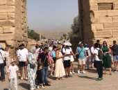 سحر آثار الأقصر.. إقبال سياحى على معابد الكرنك بعد انتهاء الموجة الحارة