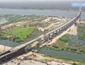 القطار الكهربائى السريع.. كوبرى النيل بحلوان صرح هندسى بسواعد مصرية.. فيديو