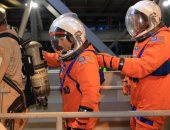 ناسا تقترب من إطلاق مهمة “أرتيميس 2” بعد دمج وحدة “أوريون” مع صاروخ SLS