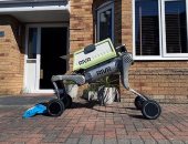 خدمة البريد السريع فى المملكة المتحدة تستخدم روبوتات لتسليم الشحنات (صور)