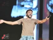 ويجز يغنى أيام حياتى من الألبوم الجديد فى مهرجان العلمين.. صور