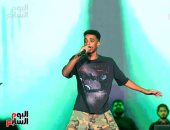 ديزى توو سكينى يغنى ريسك فى مهرجان العلمين ويعلن عن ألبومه الجديد.. صور