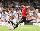 شوط سلبى بين فولهام ضد مان يونايتد.. وفرنانديز يهدر ركلة جزاء "فيديو"