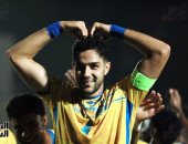 محمد عمار يحصد جائزة أفضل لاعب فى مباراة الإسماعيلى وطلائع الجيش 