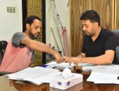 تسليم الدفعة الثانية من تعويضات أهالى مساكن الإيواء بعرب المدابغ فى أسيوط