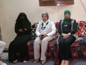 وكيل تضامن بنى سويف تزور سيدة دلجا وتقدم دعما ماليا ومعاشا شهريا