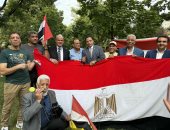 الجالية المصرية أمام القنصلية بميلانو: البعثات الدبلوماسية خط أحمر