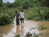 غرق منازل وتهجير مواطنين.. آثار فيضانات كشمير  