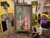 فنان من صغره.. مراهق بعمر 13 عاما يطلق أول مجموعة مطبوعات محدودة فى باريس