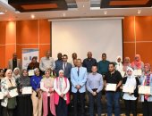 محافظ أسوان يشهد ختام برنامج تدريبى لإعداد دراسات مشروعات استثمارية