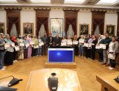 محافظ القاهرة يكرم 44 من العاملين بديوان عام المحافظة والأحياء