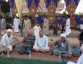 الكرم فى طقوس أفراح العرب بالشرقية.. أبناء قبيلة "الرياشات" يحافظون على تراث الأجداد فى الزفاف.. الجريشة واللحم والصاج والسلطة أطباق لا تغيب عن موائد العرب فى الفرح.. والدحية والدبكة تضيئان الزفاف بتراث الأجداد