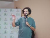 أحمد البوهي يجتمع مع الدفعة الجديدة ويكشف خطة مشاريع مسرحية مقبلة