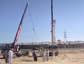 رفع عربات قطار مطروح بعد خروجها عن القضبان.. صور