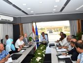 محافظ أسوان يناقش تحديات مشروع وادى النقرة.. اعرف التفاصيل