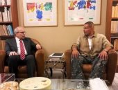 عمرو دياب يزور نواف سلام رئيس وزراء لبنان بمنزله على هامش حفله فى بيروت