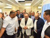 محافظ أسيوط يشهد التشغيل التجريبى لمستشفى أورام ديروط.. صور