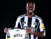 رسميا.. نيوكاسل يونايتد يضم يوان ويسا من برينتفورد