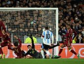 ميسي يودع جماهير الأرجنتين بالدموع وأهداف تاريخية ضد فنزويلا.. فيديو