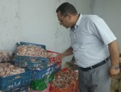 ضبط 4.5 طن دواجن وجلود ودهون غير صالحة للاستهلاك الآدمى فى أوسيم.. صور