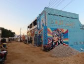 رسومات البيوت النوبية "سحر الجمال" على ضفاف النيل بأسوان.. ألوان ودلائل موروثية تجذب أنظار السائحين فى بلاد النوبة.. تصميم المنازل على شكل قباب وأحواش شمسية للحفاظ على البيئة.. الأهالى: هدفنا حماية الهوية.. صور