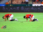 الفراعنة يقتربون من الحلم.. مصر تتصدر بثنائية ضد إثيوبيا