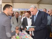 محافظ الغربية يفتتح معرض "أهلاً مدارس" بطنطا بتخفيضات حقيقية تصل لـ30%