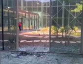 تليفزيون اليوم السابع يستعرض تحطم صالة الوصول في مطار رامون الإسرائيلي