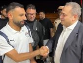 سفير مصر فى بوركينا فاسو وأعضاء السفارة يحضرون مران المنتخب اليوم