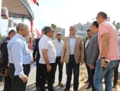 محافظ الجيزة يكلف جهاز السرفيس بالتدخل الفورى لسد أى نقص فى سيارات الركاب فترات الذروة.. ويؤكد: تكثيف الرقابة على الخطوط لضبط مخالفات تقسيم الطريق والتأكد من التزام السائقين بتعريفة الركوب لضبط المنظومة