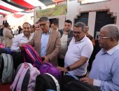 محافظ الجيزة يوجه بإعادة خفض أسعار الحقائب بمعرض أهلا مدارس