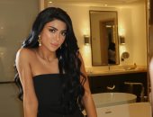 كارولين عزمى تخطف الأنظار بإطلالة صيفية كاجول فى أحدث ظهور.. صور