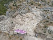 اكتشاف صهاريج ومعبد ونفق وسجن من القرن الخامس قبل الميلاد بقلعة تركية