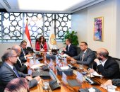 وزيرة التنمية المحلية تبحث مع محافظ جنوب سيناء مشروع تطوير دهب