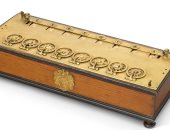 كريستيز تبيع أول آلة حاسبة فى التاريخ بالمزاد.. تخيل سعرها؟