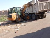 رفع 8 أطنان قمامة وحملة لصيانة وإصلاح أعطال أعمدة الإنارة بكورنيش الأقصر