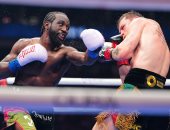 بحضور 70 ألف متفرج.. كروفورد يهزم كانيلو ويتوج بطلا للعالم فى موسم الرياض 2025