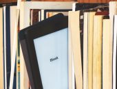 الكتاب الورقي vs الإلكتروني.. دراسات تؤكد على أهمية الكتب الورقية