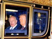 الملك تشارلز يصطحب ترامب فى جولة فى قصر وندسور بعربة ملكية.. صور