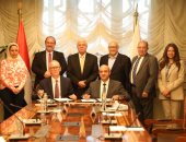 وزير التعليم العالى يشهد توقيع اتفاقية شراكة بين مؤسسة الجامعات الكندية وجامعة أنجليا روسكين البريطانية