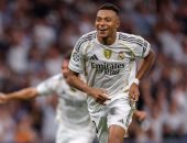 مبابي ينافس بيدري على جائزة أفضل لاعب في الدوري الإسباني لشهر أكتوبر