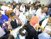 أسعار لا تقبل المنافسة.. زحام أولياء الأمور على معرض أهلا مدارس فى الساعات الأخيرة قبل الإغلاق