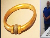 الداخلية تضبط شبكة سرقة آثار داخل المتحف المصرى.. موظفة وراء اختفاء أسورة تاريخية وبيعها بـ180 ألف جنيه.. وتعترف: سرقتها بالمغافلة.. وصهرها من أجل 14 ألف جنيه ربح.. والسجن مع الغرامة عقوبات منتظرة.. فيديو
