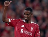 منتخب السويد يعلن جاهزية إيزاك للمشاركة فى المباريات