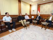 محافظ كفرالشيخ يناقش مع نائب وزير الصحة موقف توافر المستلزمات والأدوات الطبية بالمستشفيات