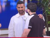 أحمد سعد مداعبا المؤلف الغنائي محمد الشافعي: "بكلم مامته عشان يألف لي"