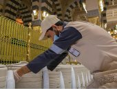 183 طنًا من مياه زمزم للمصلين بالمسجد النبوى اليوم الجمعة