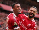 ليفربول ضد إيفرتون.. صلاح يصنع فى تقدم الريدز بهدفين بالشوط الأول.. فيديو