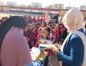 بالبالونات والهدايا.. استقبال الطلاب فى أول يوم دراسى بجنوب سيناء.. فيديو وصور